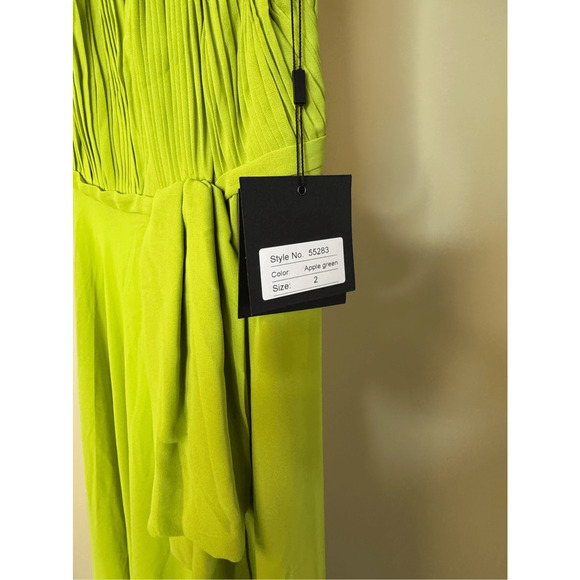 Mac Duggal NWT Sleeveless V-Neck Chiffon Gown in Apple Green Size 2 - Picture 4 of 7
